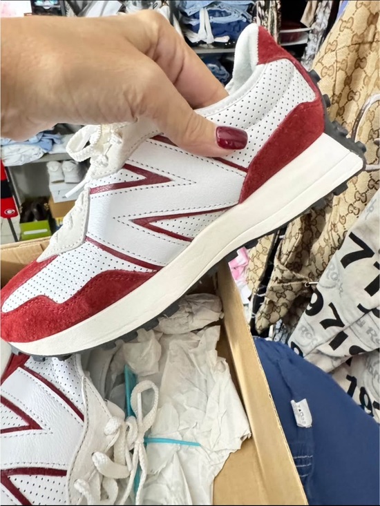 New Balance Shoes - New Balance White and Red unisex Sneakers woman’s 10